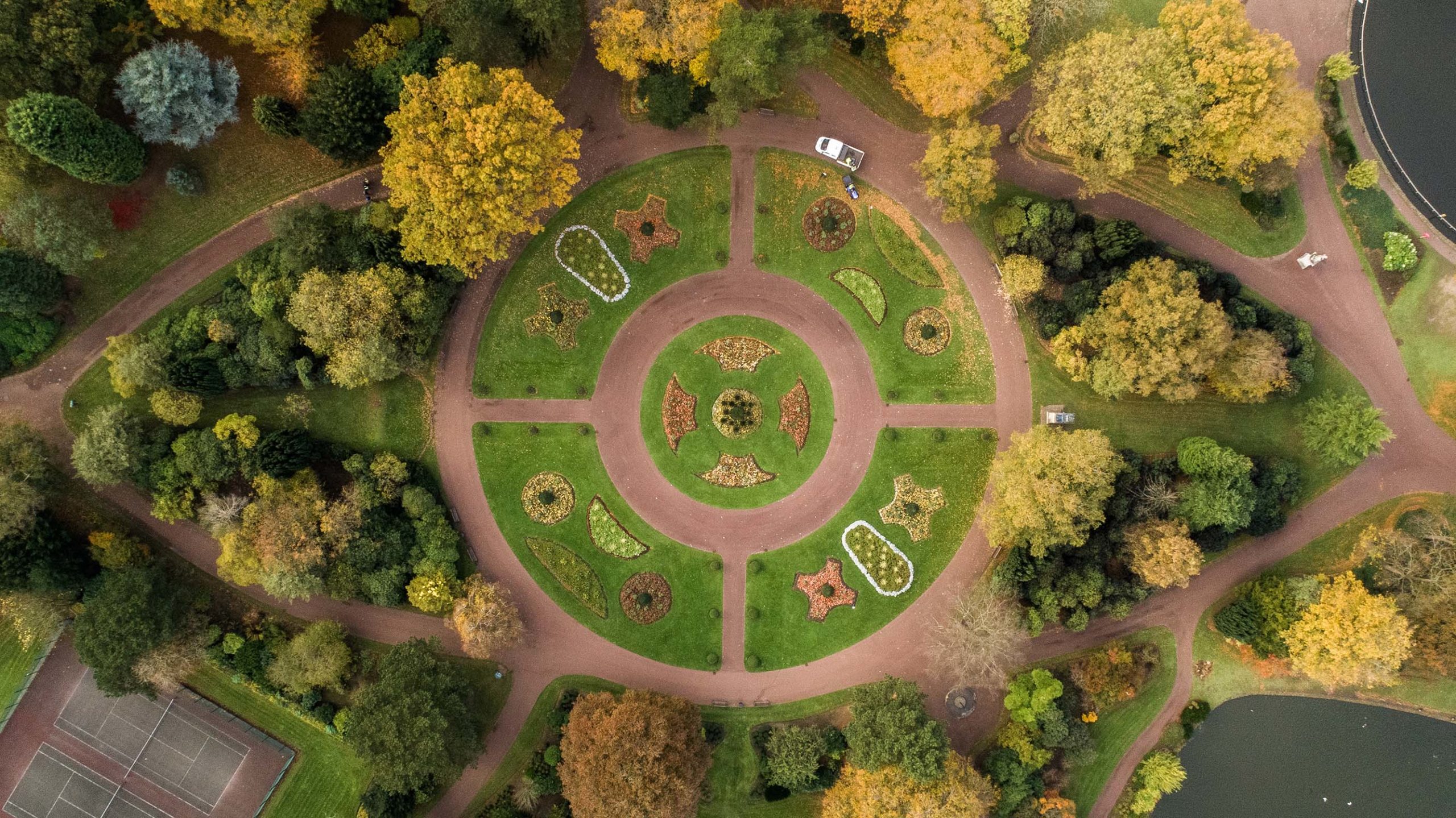 A circular green space that represents the circular economy.